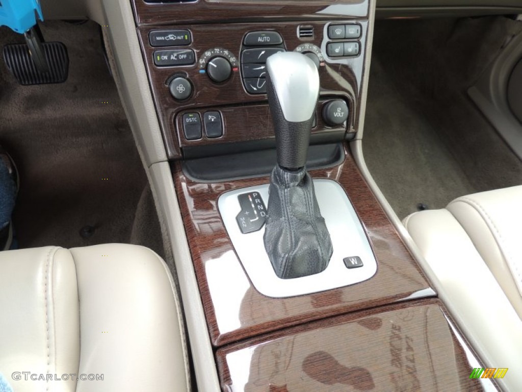 2003 XC90 T6 AWD - White / Taupe/Light Taupe photo #20