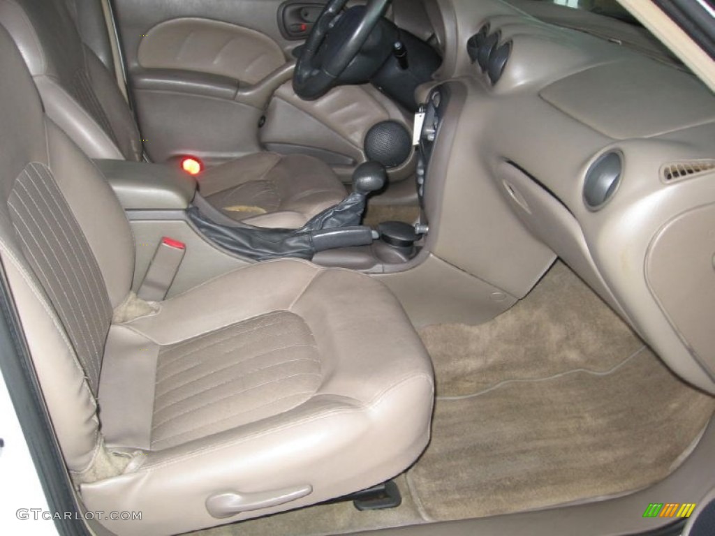 1999 Grand Am GT Sedan - Arctic White / Camel photo #10