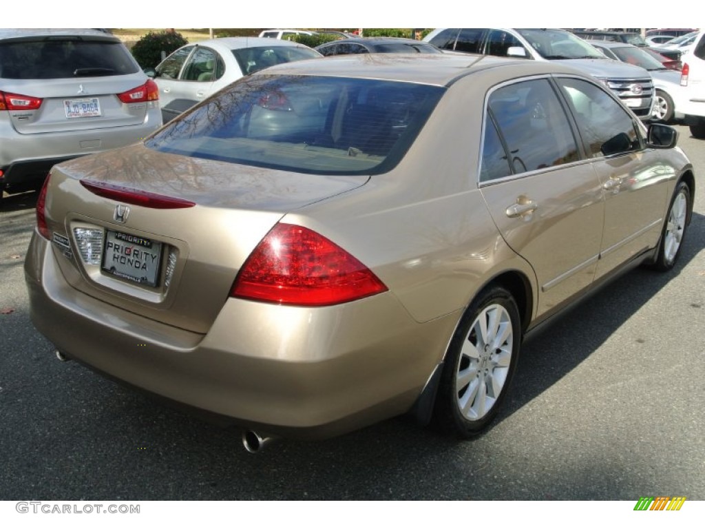 2007 Accord LX V6 Sedan - Desert Mist Metallic / Ivory photo #5