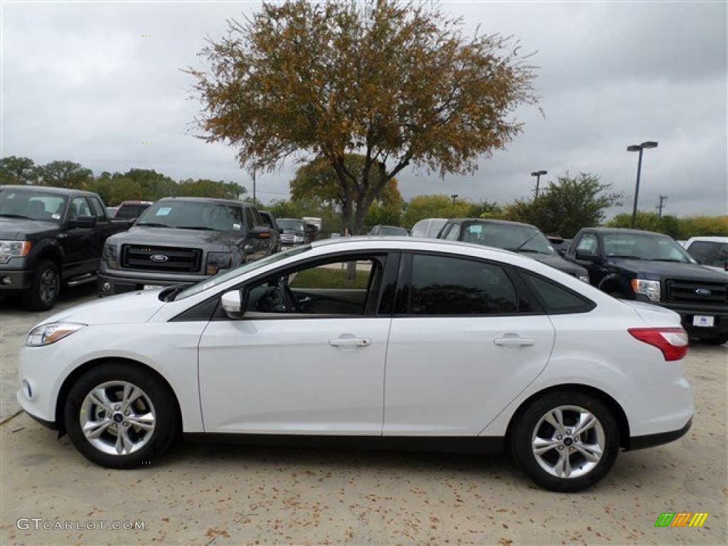 2014 Focus SE Sedan - Oxford White / Medium Light Stone photo #2