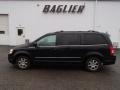 2009 Brilliant Black Crystal Pearl Chrysler Town & Country Touring  photo #1