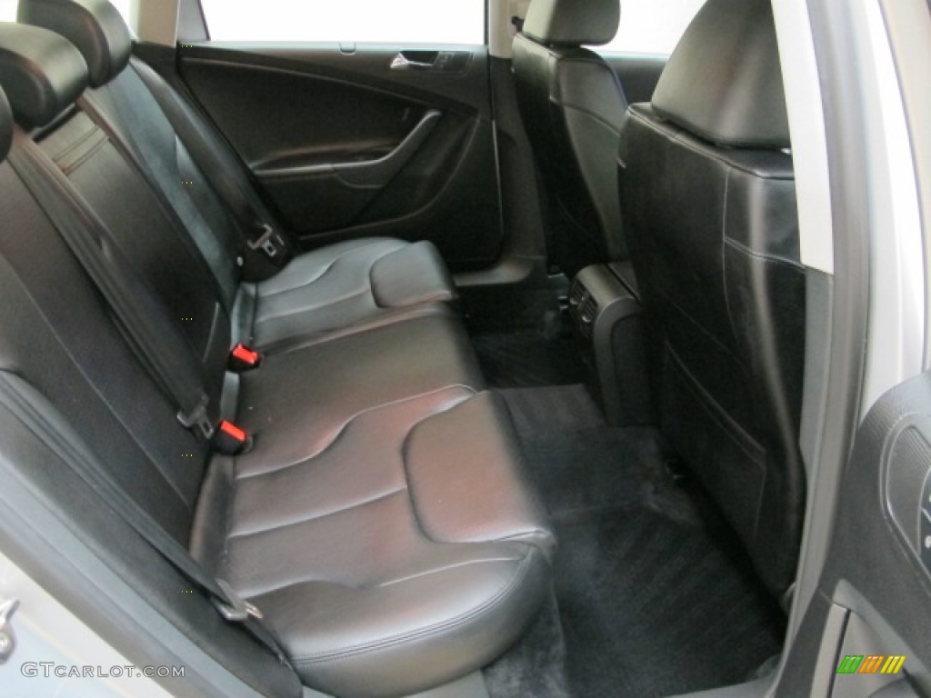 2008 Passat Turbo Wagon - Reflex Silver / Black photo #17