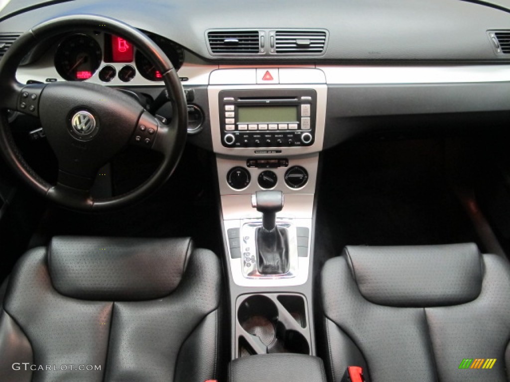 2008 Passat Turbo Wagon - Reflex Silver / Black photo #22