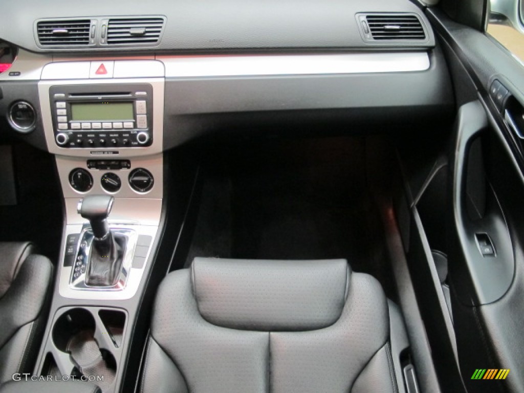 2008 Passat Turbo Wagon - Reflex Silver / Black photo #23