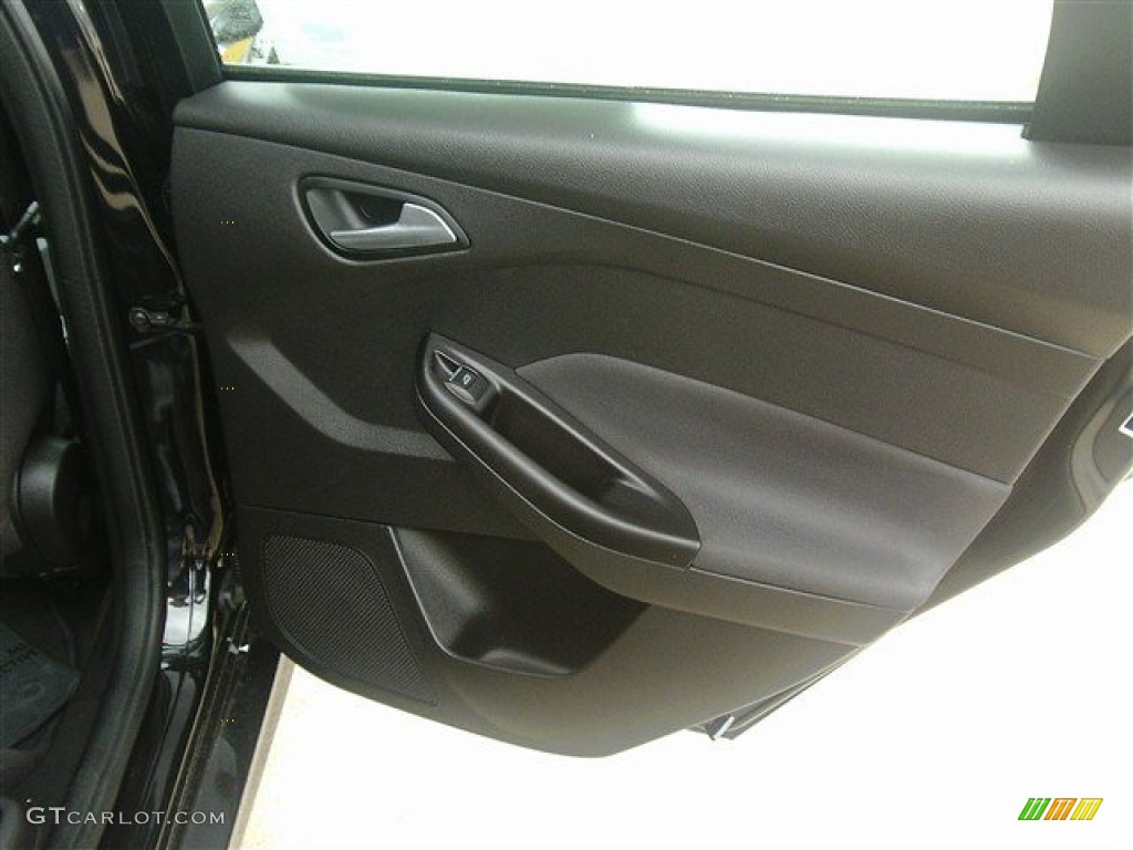 2013 Focus ST Hatchback - Tuxedo Black / ST Charcoal Black photo #10