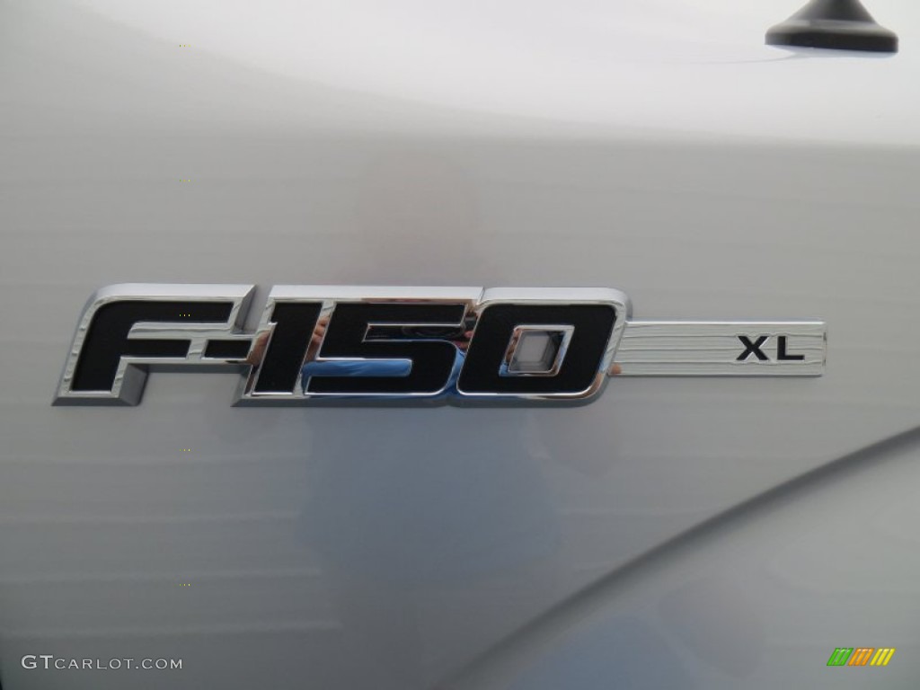 2011 F150 XL Regular Cab - Ingot Silver Metallic / Steel Gray photo #17
