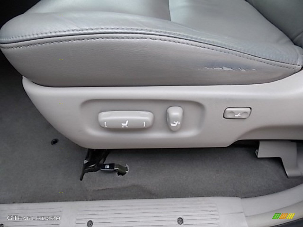 2007 Sequoia SR5 - Bluesteel Mica / Light Charcoal photo #37