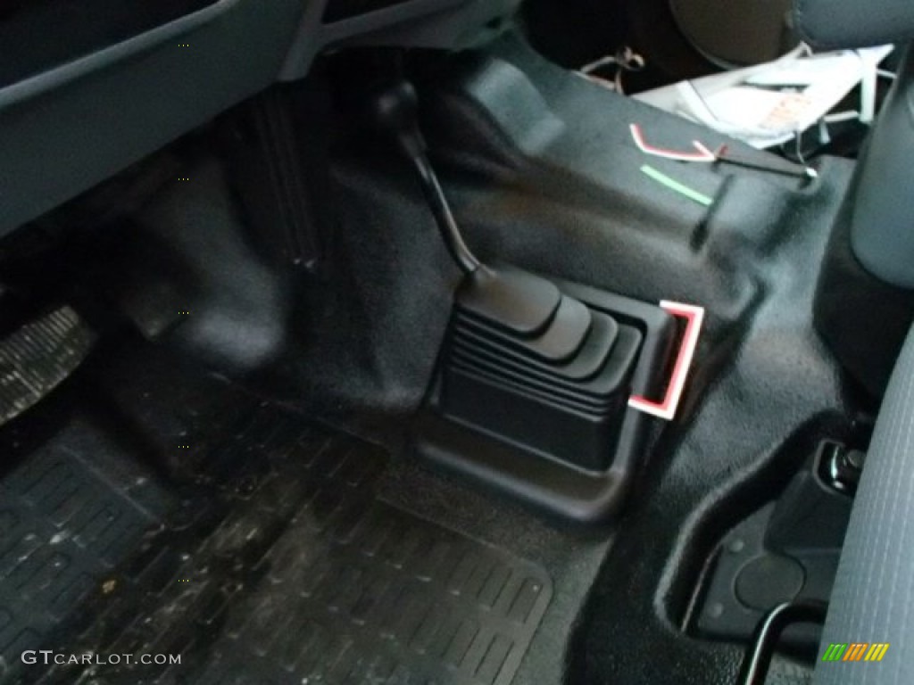 2014 F350 Super Duty XL SuperCab 4x4 Utility Truck - Oxford White / Steel photo #17