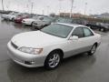 Front 3/4 View of 2000 ES 300 Sedan