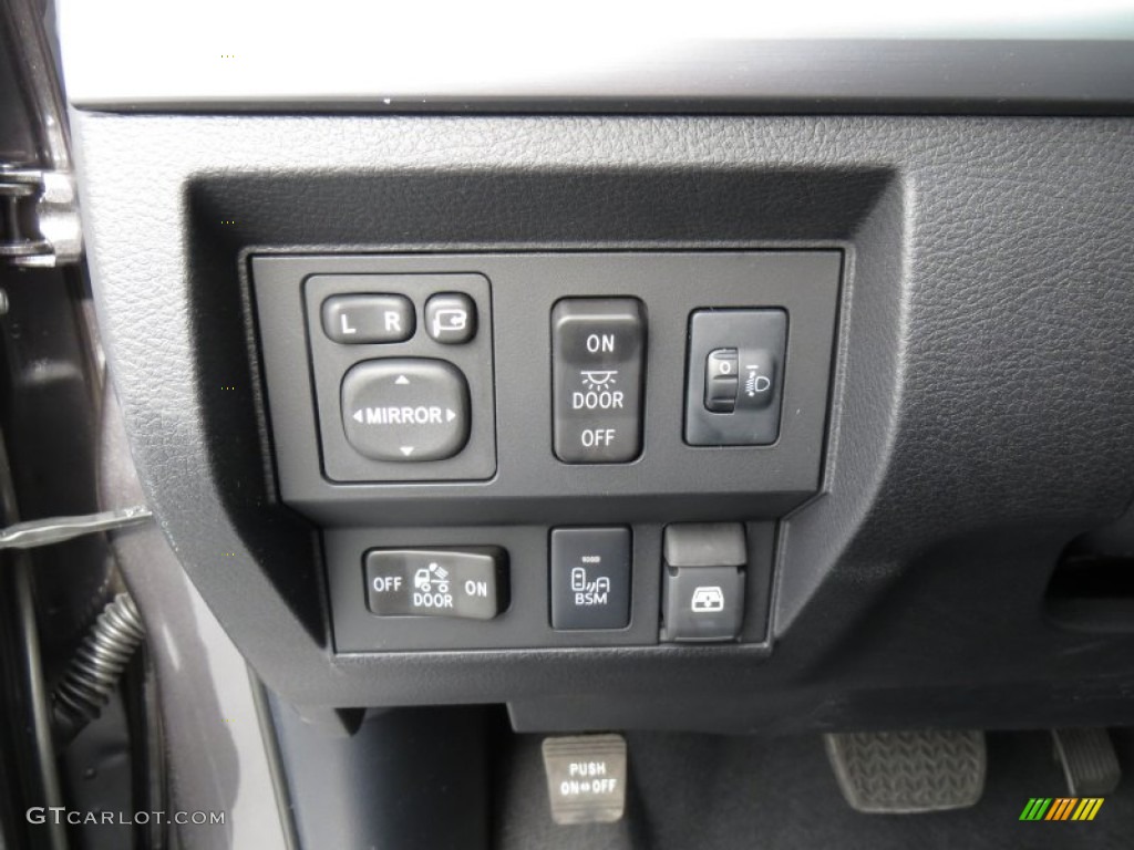 2014 Tundra Platinum Crewmax - Magnetic Gray Metallic / Black photo #33