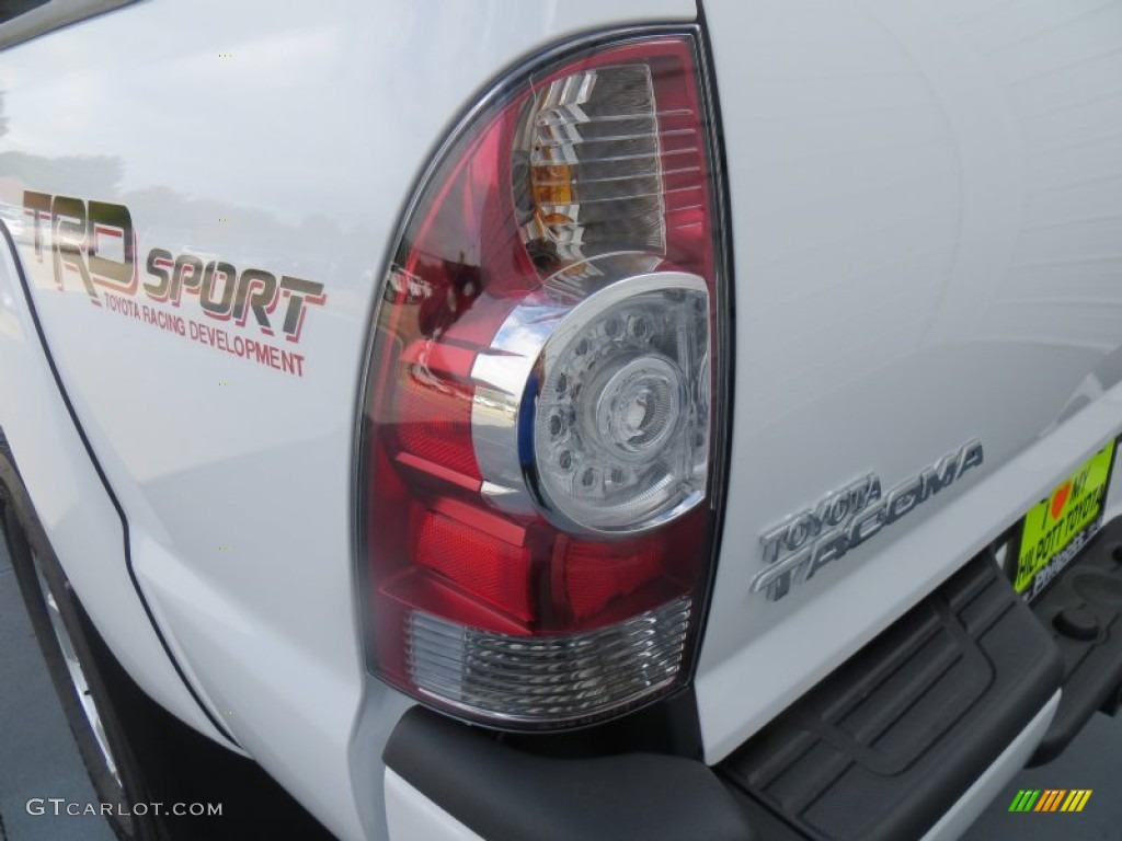 2014 Tacoma V6 TRD Sport Double Cab 4x4 - Super White / Graphite photo #14