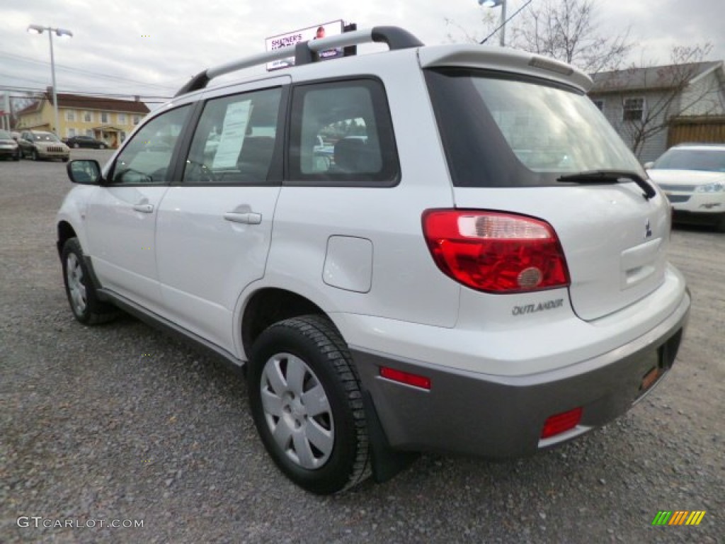 2006 Outlander LS 4WD - Diamond White Pearl / Charcoal photo #9