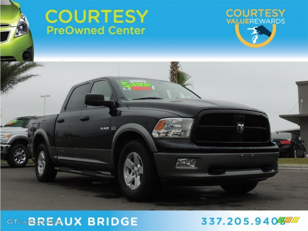 Brilliant Black Crystal Pearl Dodge Ram 1500