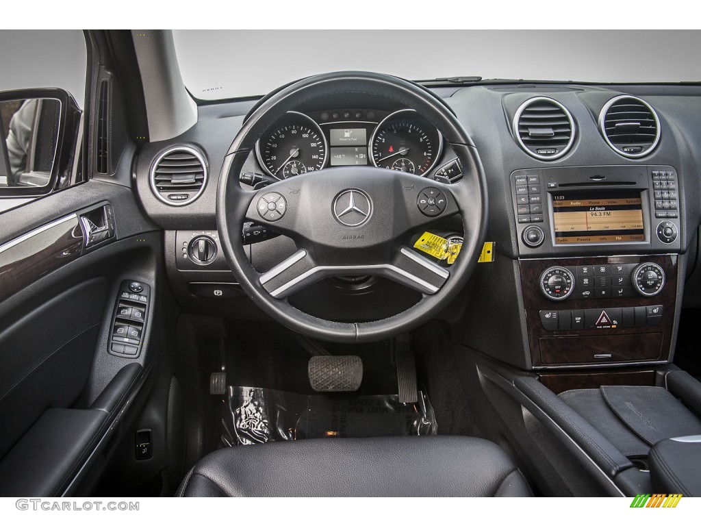 2010 Mercedes-Benz ML 350 Black Dashboard Photo #88220487
