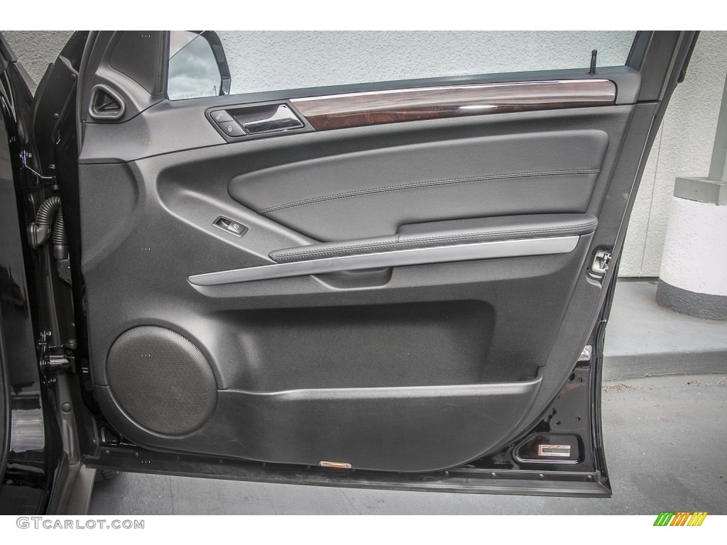 2010 Mercedes-Benz ML 350 Door Panel Photos
