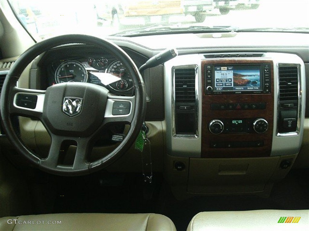 2009 Ram 1500 Laramie Crew Cab - Deep Water Blue Pearl / Light Pebble Beige/Bark Brown photo #17