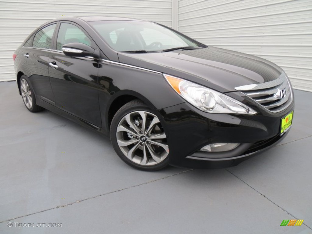 Phantom Black Metallic Hyundai Sonata