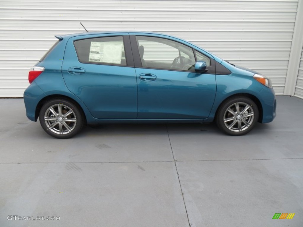 Lagoon Blue Mica 2014 Toyota Yaris SE 5 Door Exterior Photo #88227135