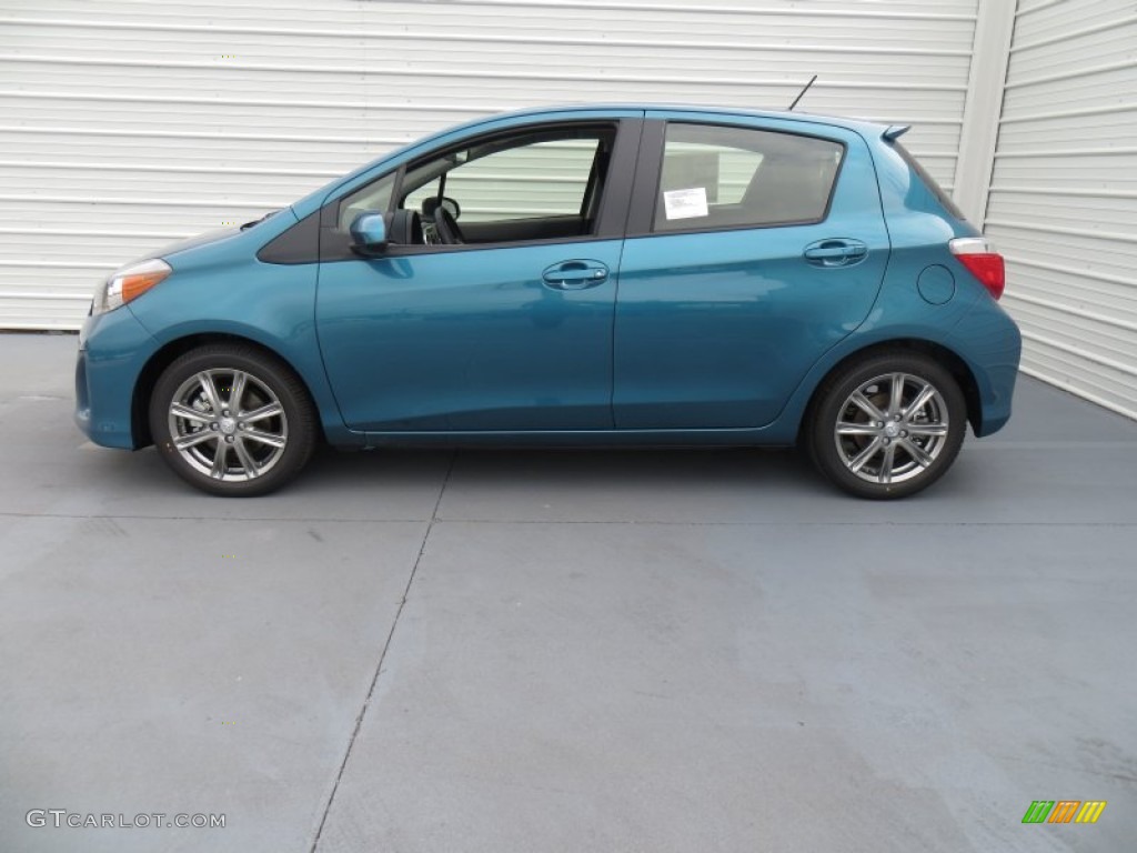 Lagoon Blue Mica 2014 Toyota Yaris SE 5 Door Exterior Photo #88227169