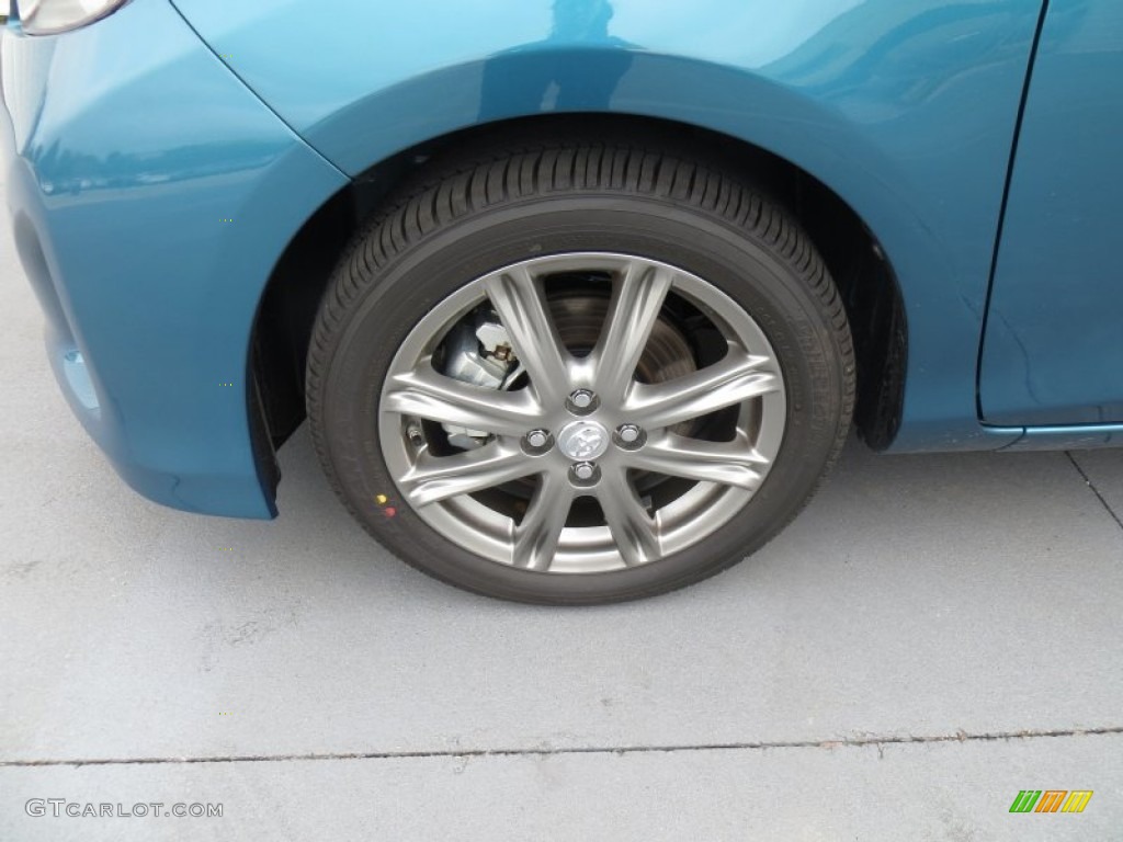 2014 Toyota Yaris SE 5 Door Wheel Photo #88227240