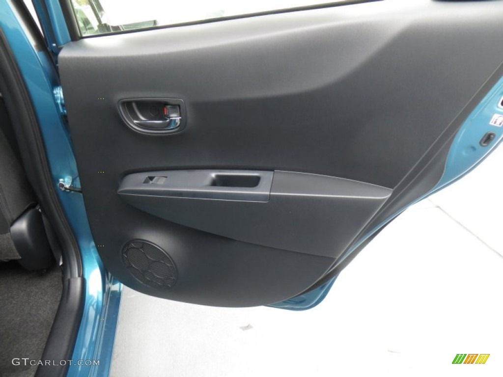 2014 Toyota Yaris SE 5 Door Dark Gray Door Panel Photo #88227322