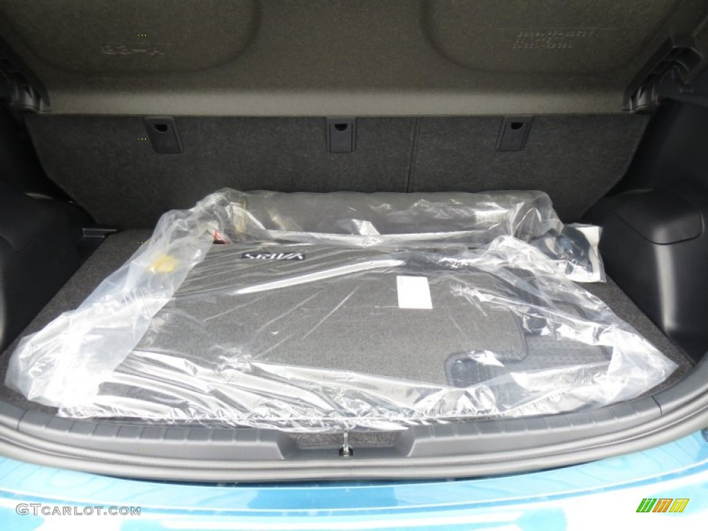 2014 Toyota Yaris SE 5 Door Trunk Photo #88227348