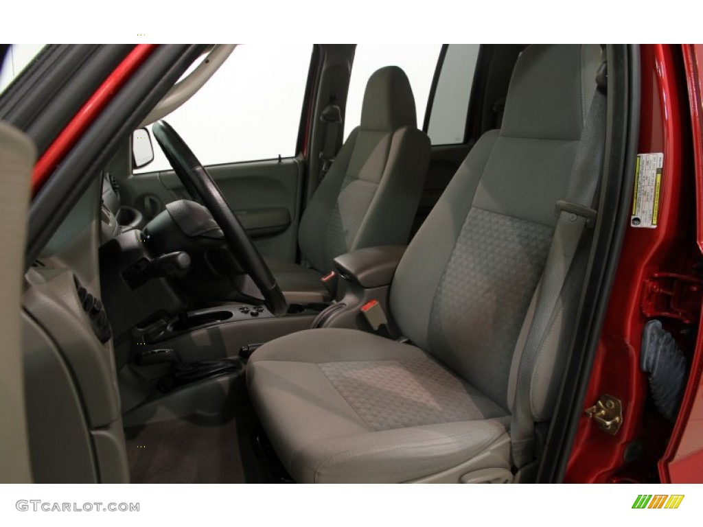 2006 Liberty CRD Sport 4x4 - Inferno Red Pearl / Khaki photo #5