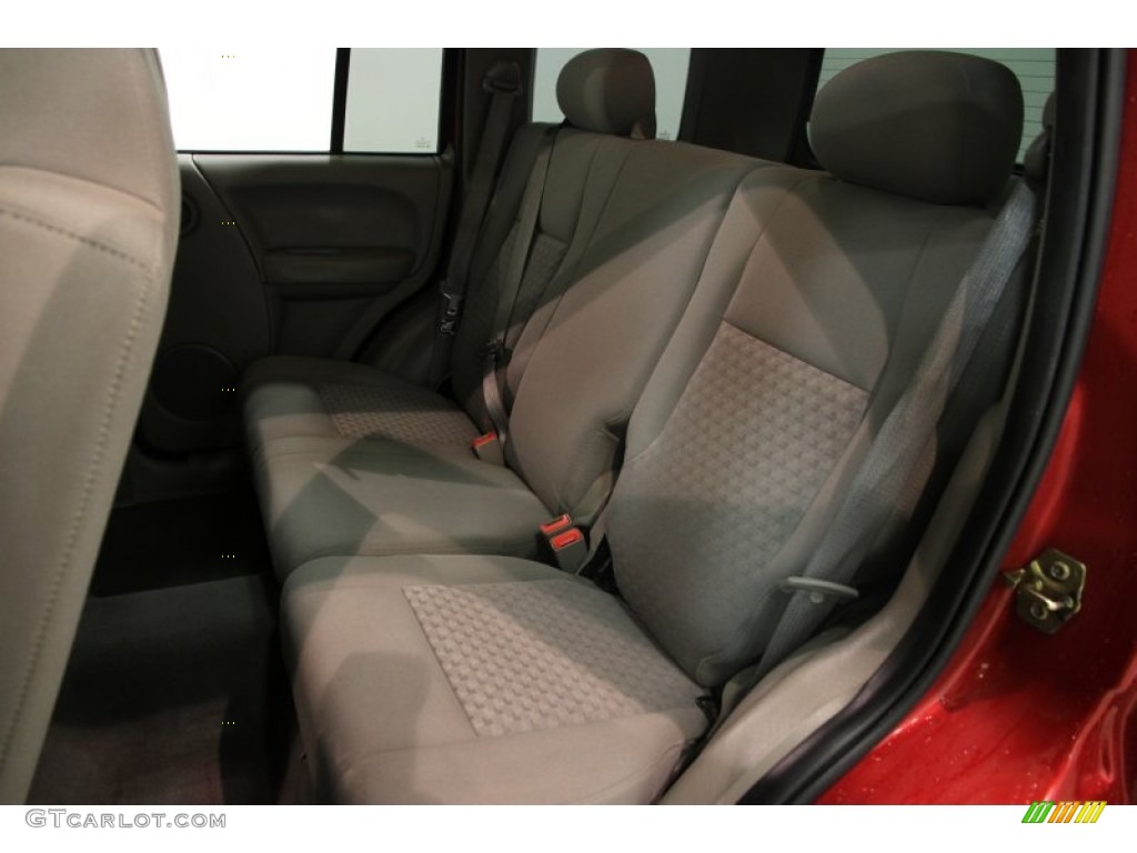 2006 Liberty CRD Sport 4x4 - Inferno Red Pearl / Khaki photo #13