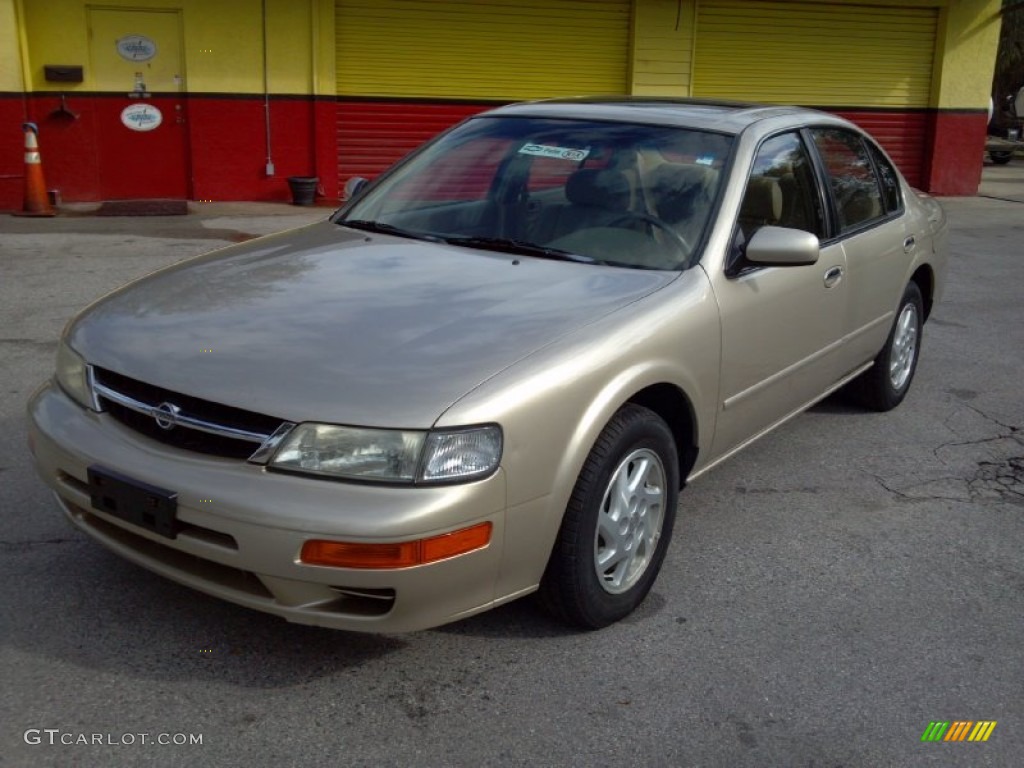 1999 Maxima GLE - Sunlit Sand Metallic / Beige photo #1