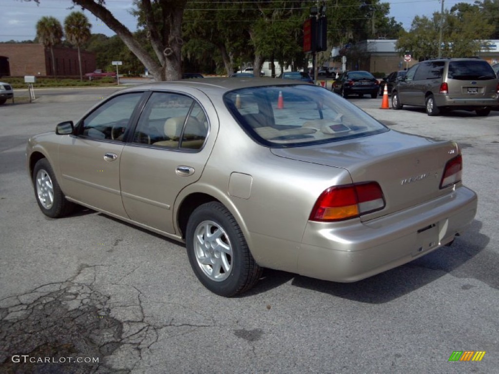 Sunlit Sand Metallic 1999 Nissan Maxima GLE Exterior Photo #88231341