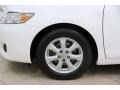 Super White - Camry LE Photo No. 16