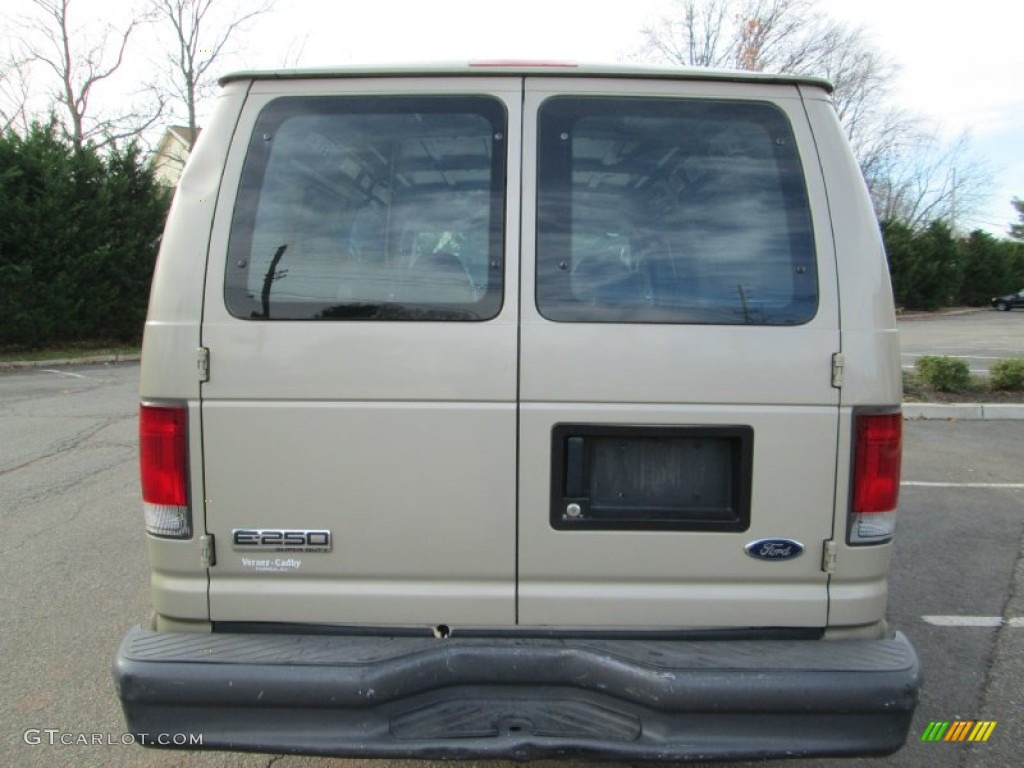 2007 E Series Van E250 Commercial - Peublo Gold Metallic / Medium Flint Grey photo #6