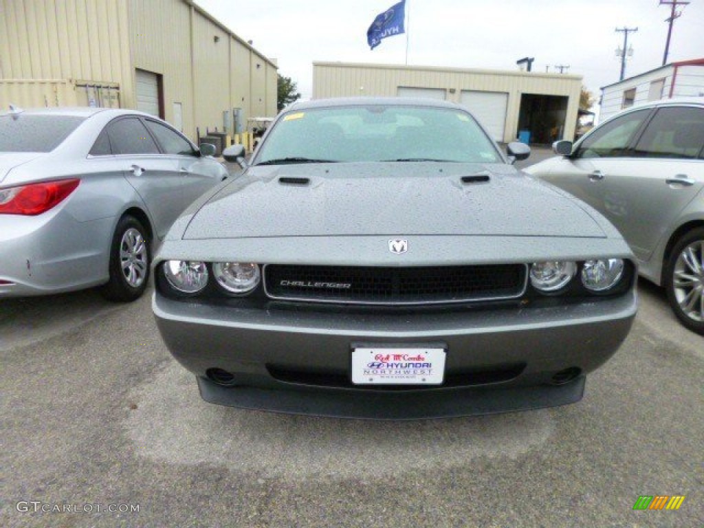 2010 Challenger SE - Dark Titanium Metallic / Dark Slate Gray photo #2