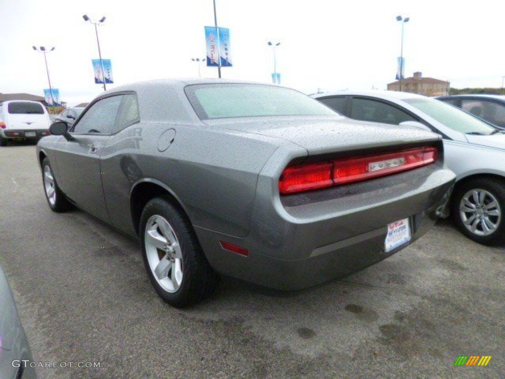 2010 Challenger SE - Dark Titanium Metallic / Dark Slate Gray photo #6
