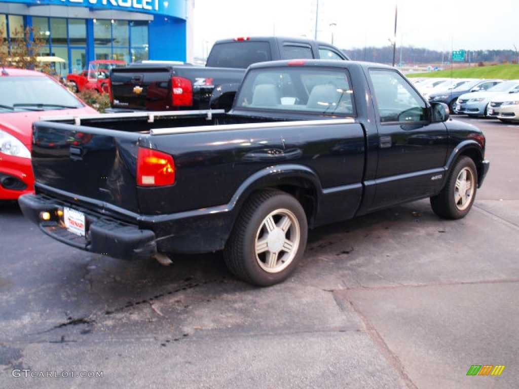 1998 S10 LS Regular Cab - Onyx Black / Graphite photo #3