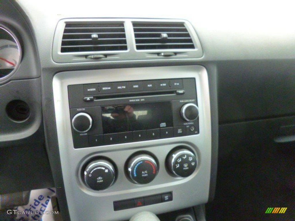 2010 Challenger SE - Dark Titanium Metallic / Dark Slate Gray photo #16