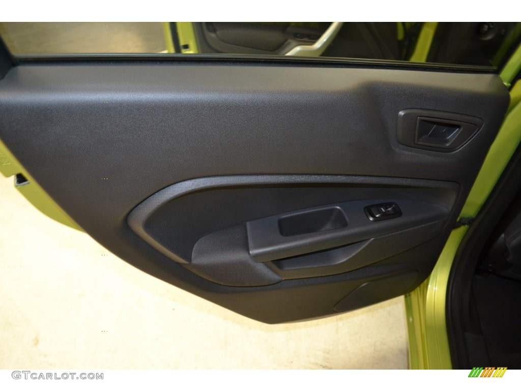 2013 Fiesta SE Hatchback - Lime Squeeze / Charcoal Black photo #19