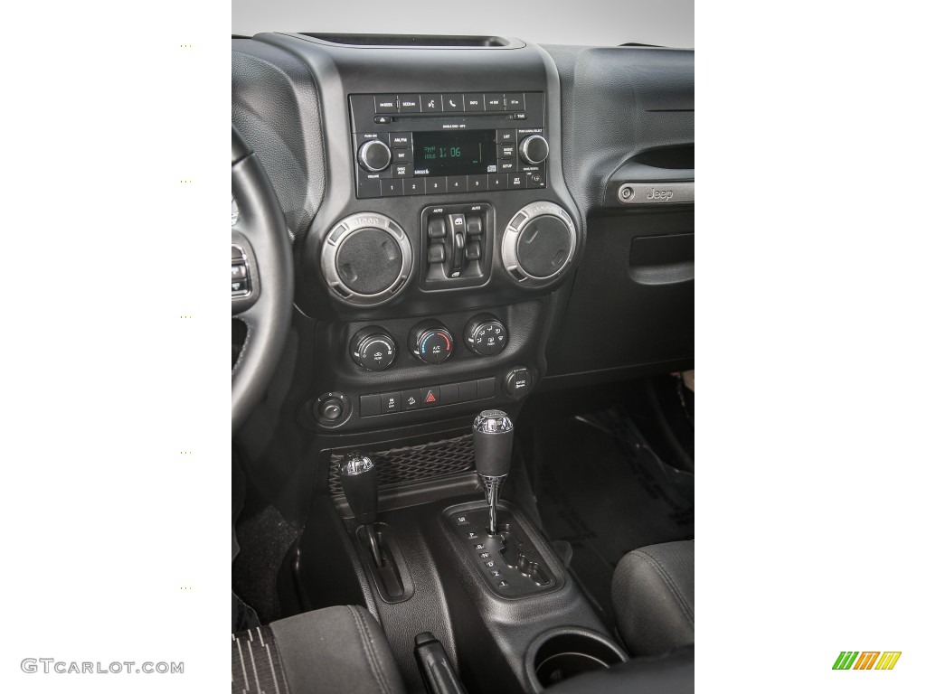 2011 Wrangler Unlimited Sport 4x4 - Sahara Tan / Black photo #5