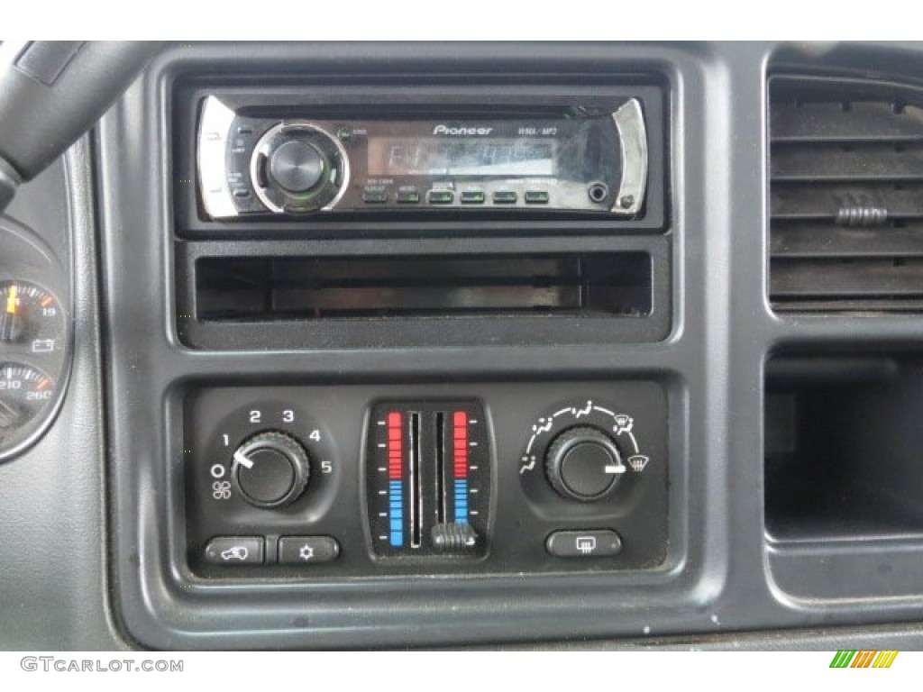 2004 Avalanche 1500 4x4 - Silver Birch Metallic / Dark Charcoal photo #3