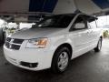 Stone White - Grand Caravan SXT Photo No. 3