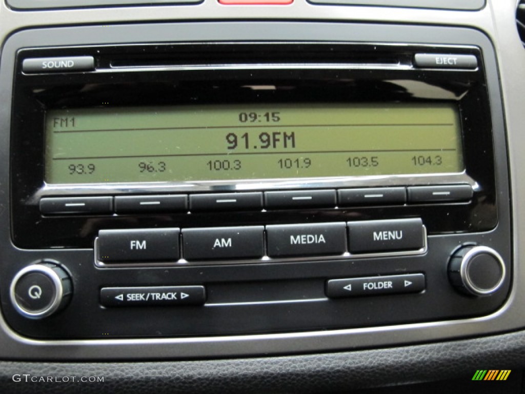2011 Volkswagen Tiguan S Audio System Photo #88249740