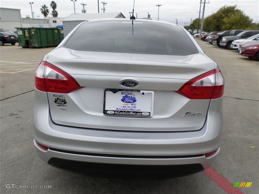 2014 Fiesta SE Sedan - Ingot Silver / Medium Light Stone photo #4