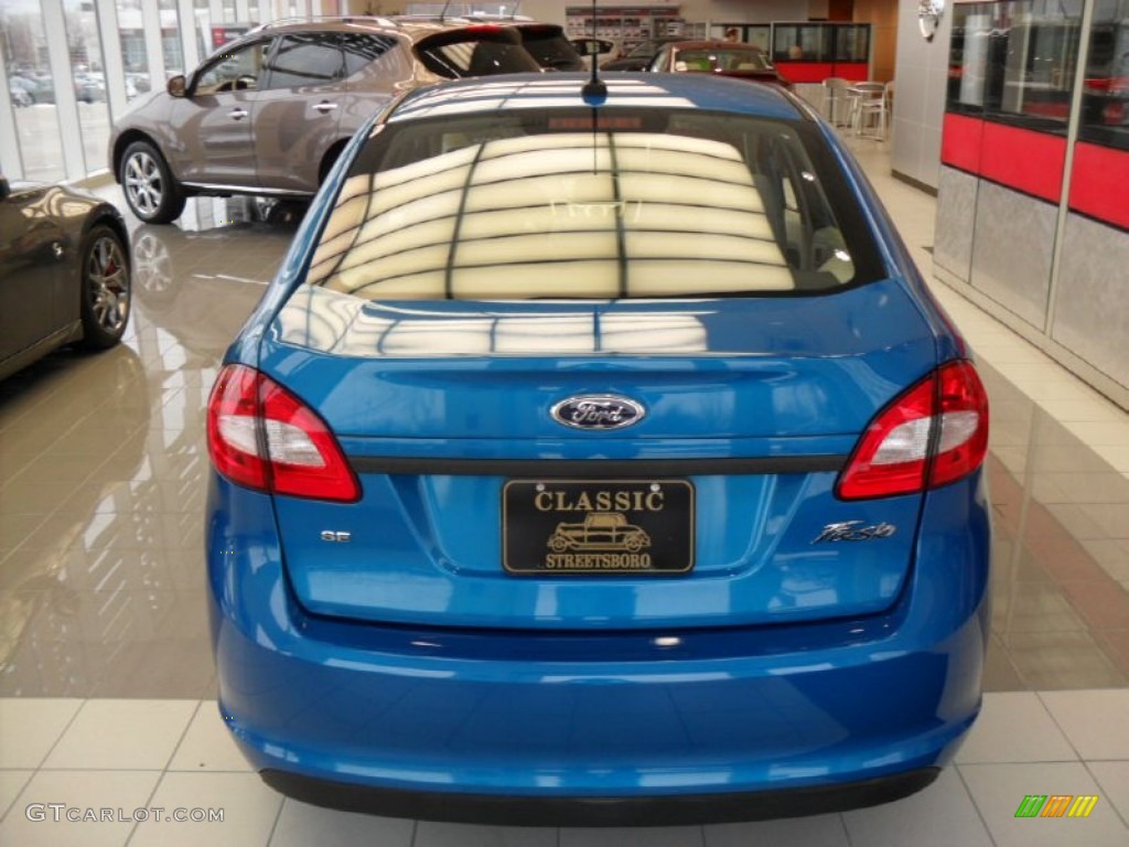 2012 Fiesta SE Sedan - Blue Candy Metallic / Charcoal Black photo #3
