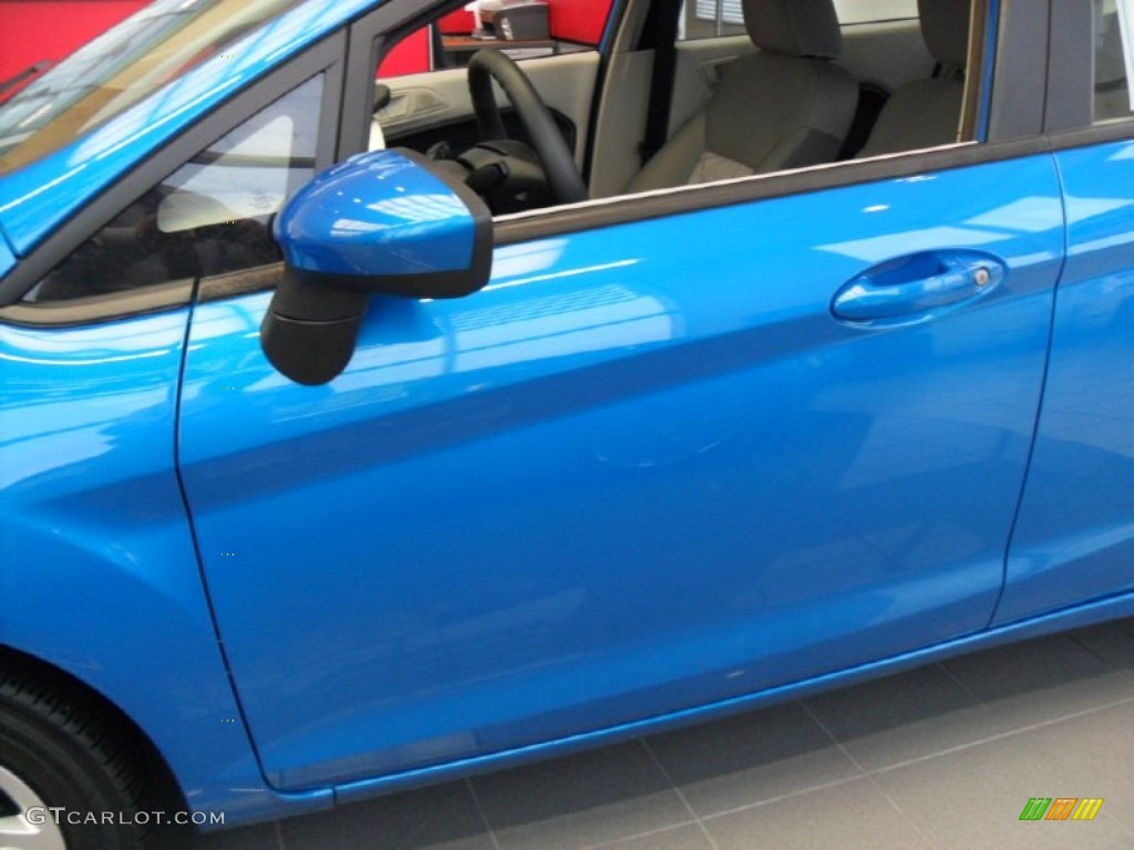 2012 Fiesta SE Sedan - Blue Candy Metallic / Charcoal Black photo #5