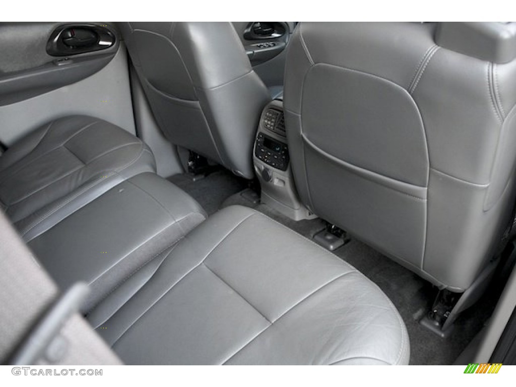 2002 TrailBlazer LS - Onyx Black / Light Pewter photo #18