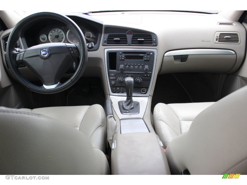 2007 Volvo S60 T5 Beige Dashboard Photo #88257851