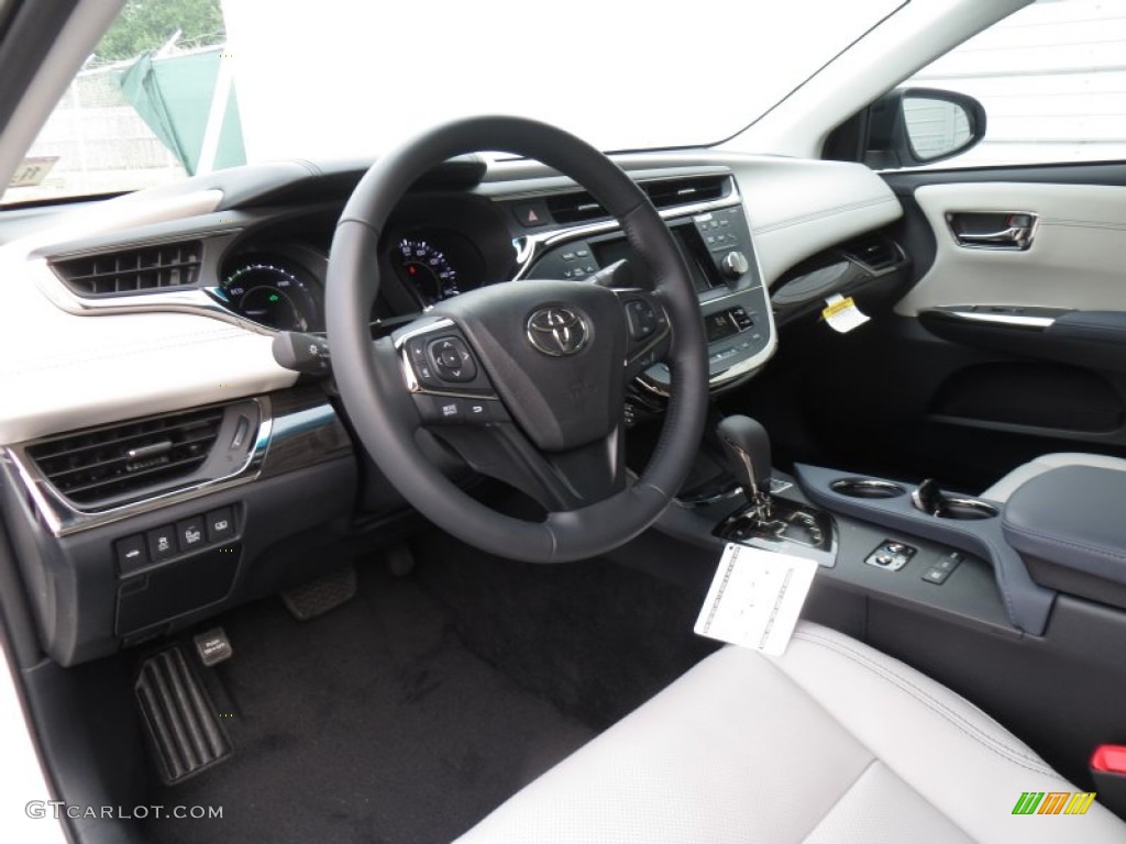 Light Gray Interior 2014 Toyota Avalon Hybrid Limited Photo #88259690