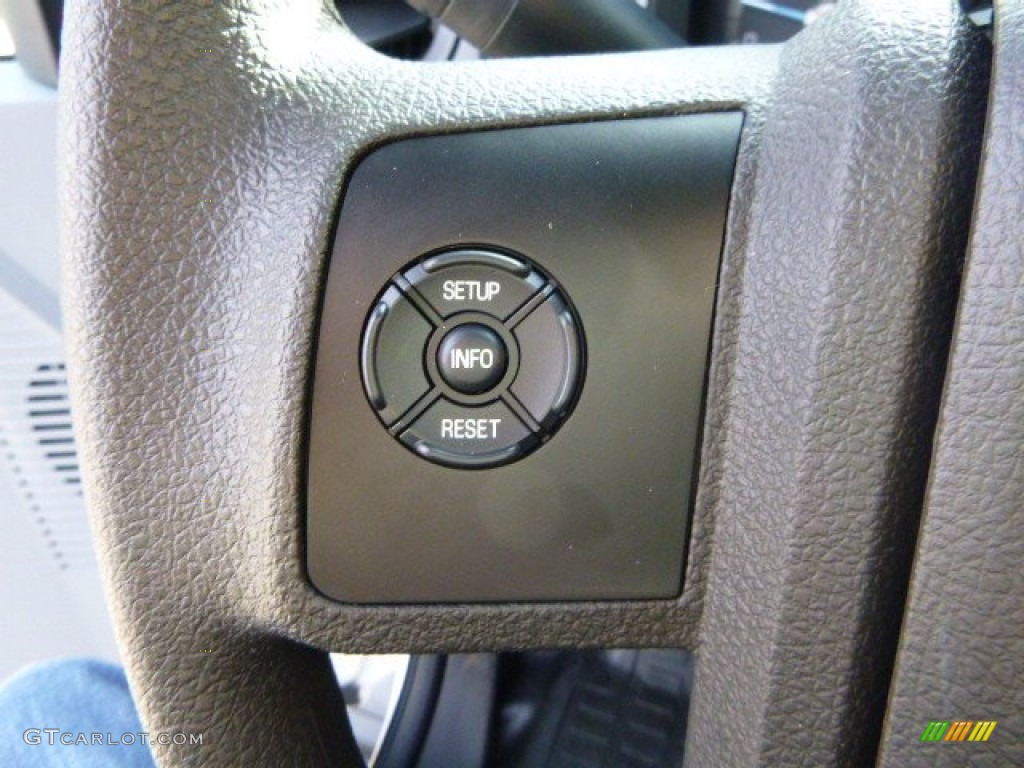 2014 Ford F250 Super Duty XL Regular Cab 4x4 Controls Photo #88260044