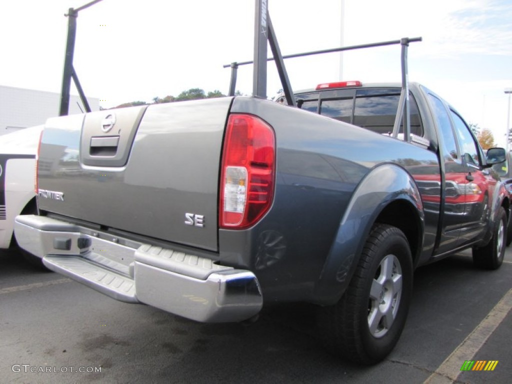 2006 Frontier SE King Cab - Storm Gray / Graphite photo #3