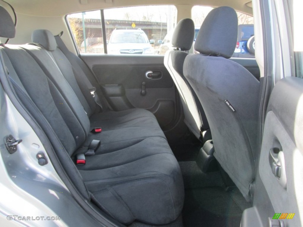 2008 Versa 1.8 S Hatchback - Magnetic Gray / Charcoal photo #17